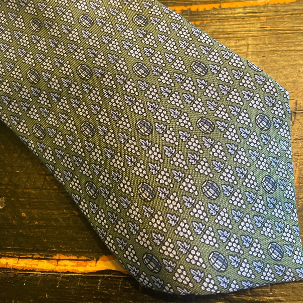 Hermes Green Grape and Wine Barrel Mens Silk Tie